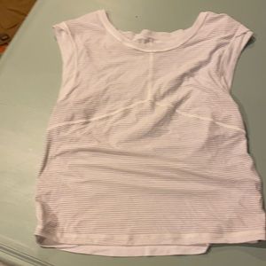 Lululemon sleeveless top, nice condition